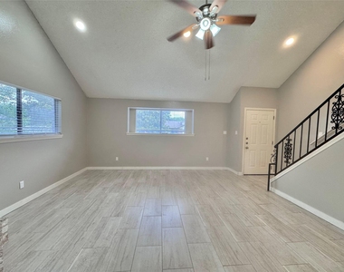 9414 Crystal Cove Circle - Photo Thumbnail 6