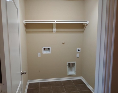 9427 Fossil Canyon Drive - Photo Thumbnail 11