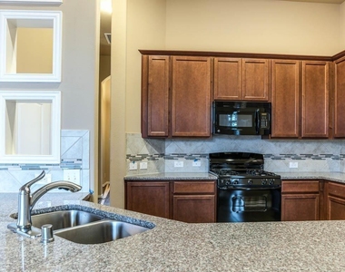 9427 Fossil Canyon Drive - Photo Thumbnail 6