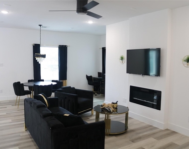 5204 Gold St A - Photo Thumbnail 2