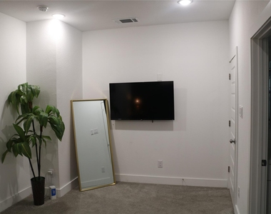 5204 Gold St A - Photo Thumbnail 9