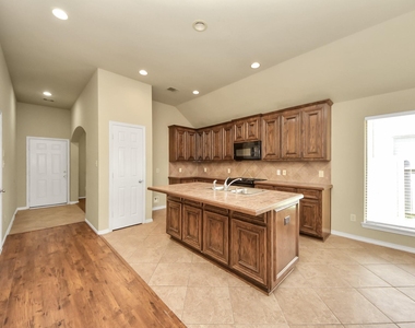 4510 Long Creek Drive - Photo Thumbnail 11