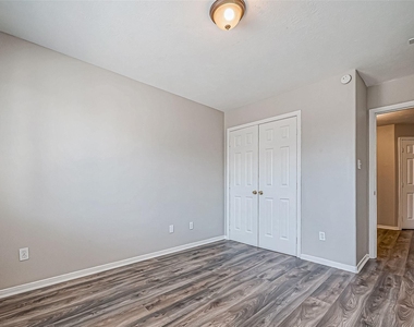 10043 Morocco Road - Photo Thumbnail 33