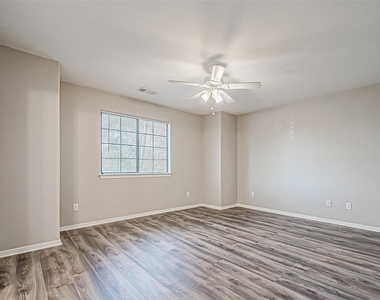 10043 Morocco Road - Photo Thumbnail 23