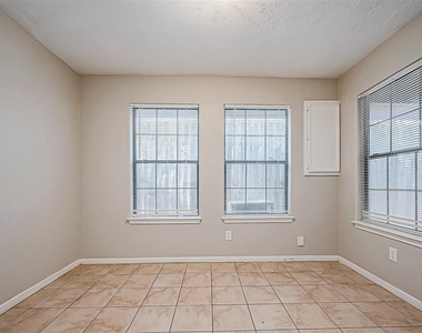 10043 Morocco Road - Photo Thumbnail 18