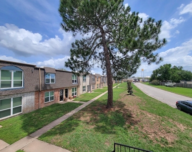 101 Brookside Lane - Photo Thumbnail 21