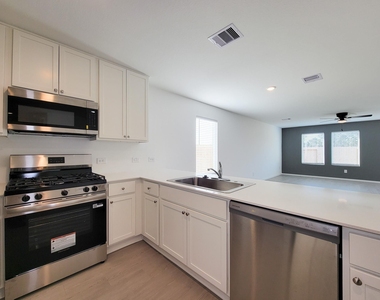 15671 Plum Brook Drive - Photo Thumbnail 16