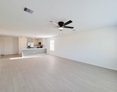 15671 Plum Brook Drive - Photo Thumbnail 5