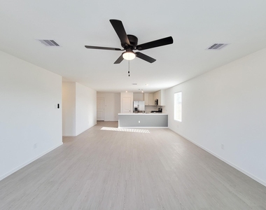 15671 Plum Brook Drive - Photo Thumbnail 4