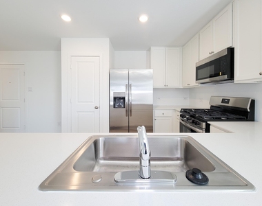 15671 Plum Brook Drive - Photo Thumbnail 11