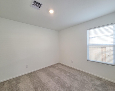 15671 Plum Brook Drive - Photo Thumbnail 22