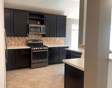 3114 Ravens Lake Circle - Photo Thumbnail 5