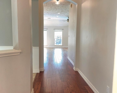 3114 Ravens Lake Circle - Photo Thumbnail 2