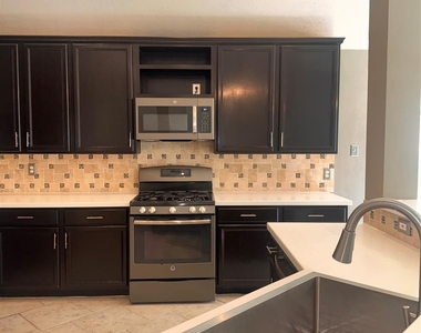 3114 Ravens Lake Circle - Photo Thumbnail 6