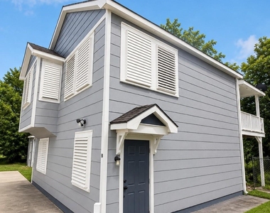 7017 2nd Street - Photo Thumbnail 4