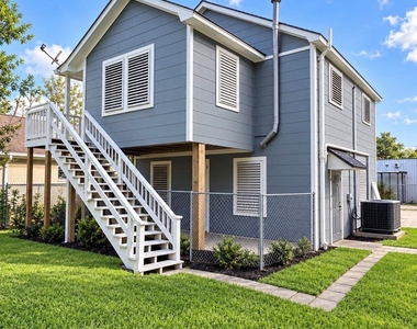 7017 2nd Street - Photo Thumbnail 2