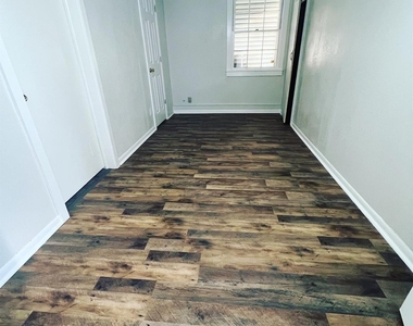 7017 2nd Street - Photo Thumbnail 10