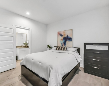 2804 Grand Fountains Drive - Photo Thumbnail 24