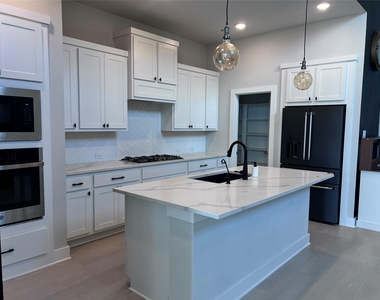 5106 Enchanted Pine Court - Photo Thumbnail 2