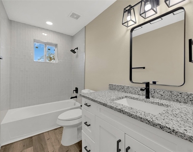 7814 Avenue F - Photo Thumbnail 10