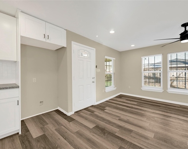 7814 Avenue F - Photo Thumbnail 7