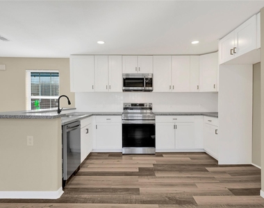 7814 Avenue F - Photo Thumbnail 1