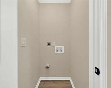 7814 Avenue F - Photo Thumbnail 17