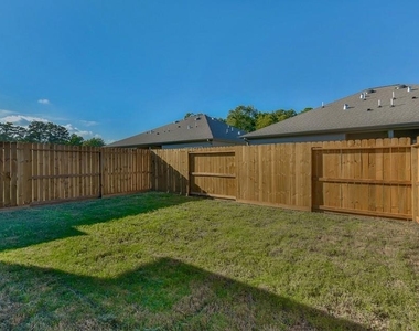 24094 Sears - Photo Thumbnail 2