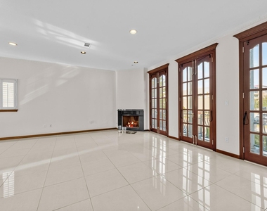 6018 Kirby Drive - Photo Thumbnail 23