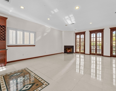 6018 Kirby Drive - Photo Thumbnail 15