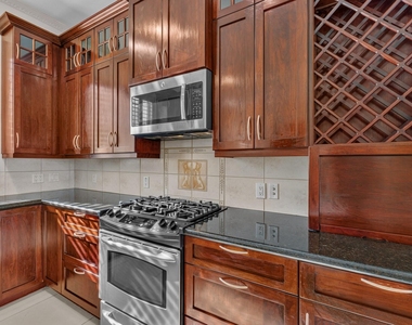 6018 Kirby Drive - Photo Thumbnail 18
