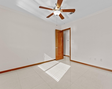 6018 Kirby Drive - Photo Thumbnail 25