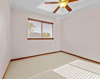 6018 Kirby Drive - Photo Thumbnail 26