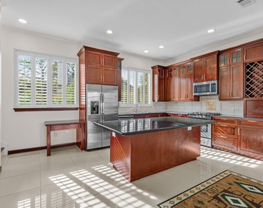 6018 Kirby Drive - Photo Thumbnail 14