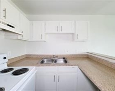 101 Brookside Lane - Photo Thumbnail 13