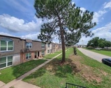 101 Brookside Lane - Photo Thumbnail 18