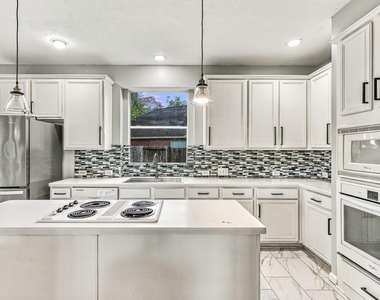 1307 Sandpiper Court S - Photo Thumbnail 8