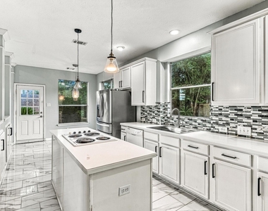 1307 Sandpiper Court S - Photo Thumbnail 9