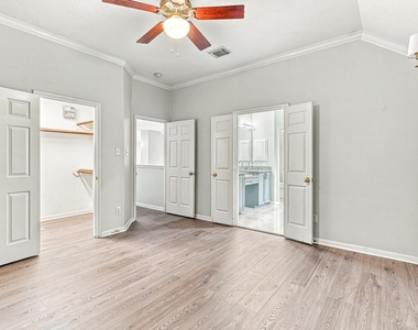 1307 Sandpiper Court S - Photo Thumbnail 12