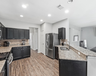 2903 Edgewick Elm Street - Photo Thumbnail 11