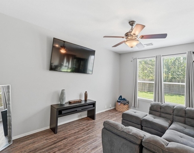 2903 Edgewick Elm Street - Photo Thumbnail 6