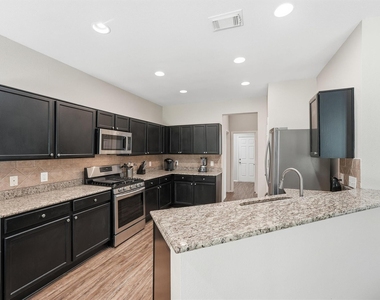 2903 Edgewick Elm Street - Photo Thumbnail 10