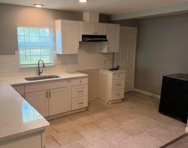 3211 Retta Street - Photo Thumbnail 1