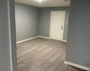 3211 Retta Street - Photo Thumbnail 9