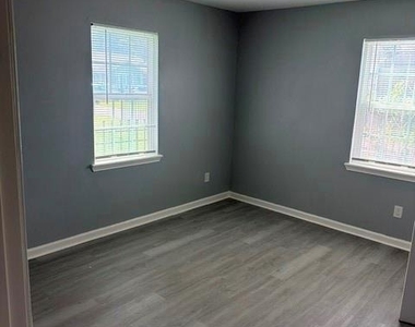 3211 Retta Street - Photo Thumbnail 8