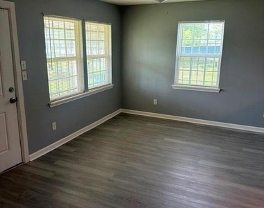 3211 Retta Street - Photo Thumbnail 3