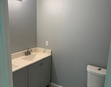 3211 Retta Street - Photo Thumbnail 5