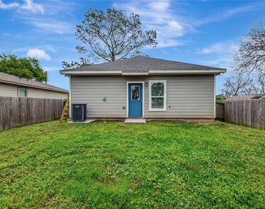 2030 Rosalee Street - Photo Thumbnail 15