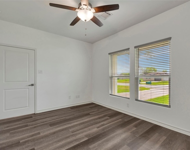 2030 Rosalee Street - Photo Thumbnail 8