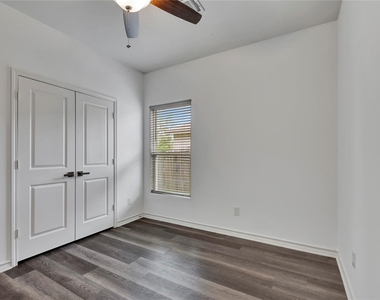 2030 Rosalee Street - Photo Thumbnail 14